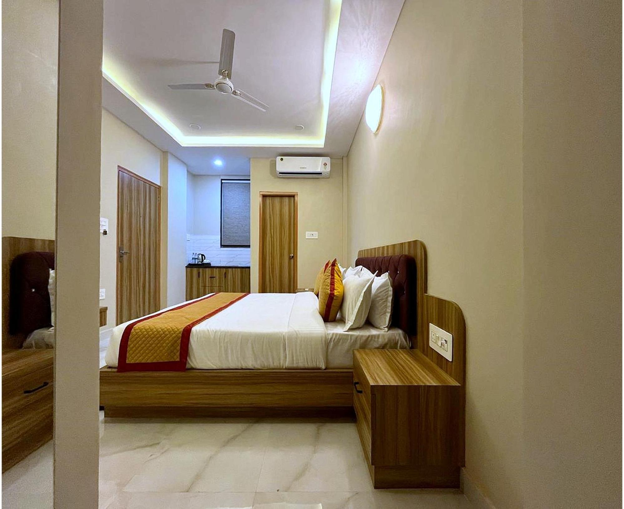 Hotel Vrinda Niddhivan ! Fully Ac, Prem Mandir At Walking Distance ! Just Near The Iskcon Temple Vrindāvan Dış mekan fotoğraf