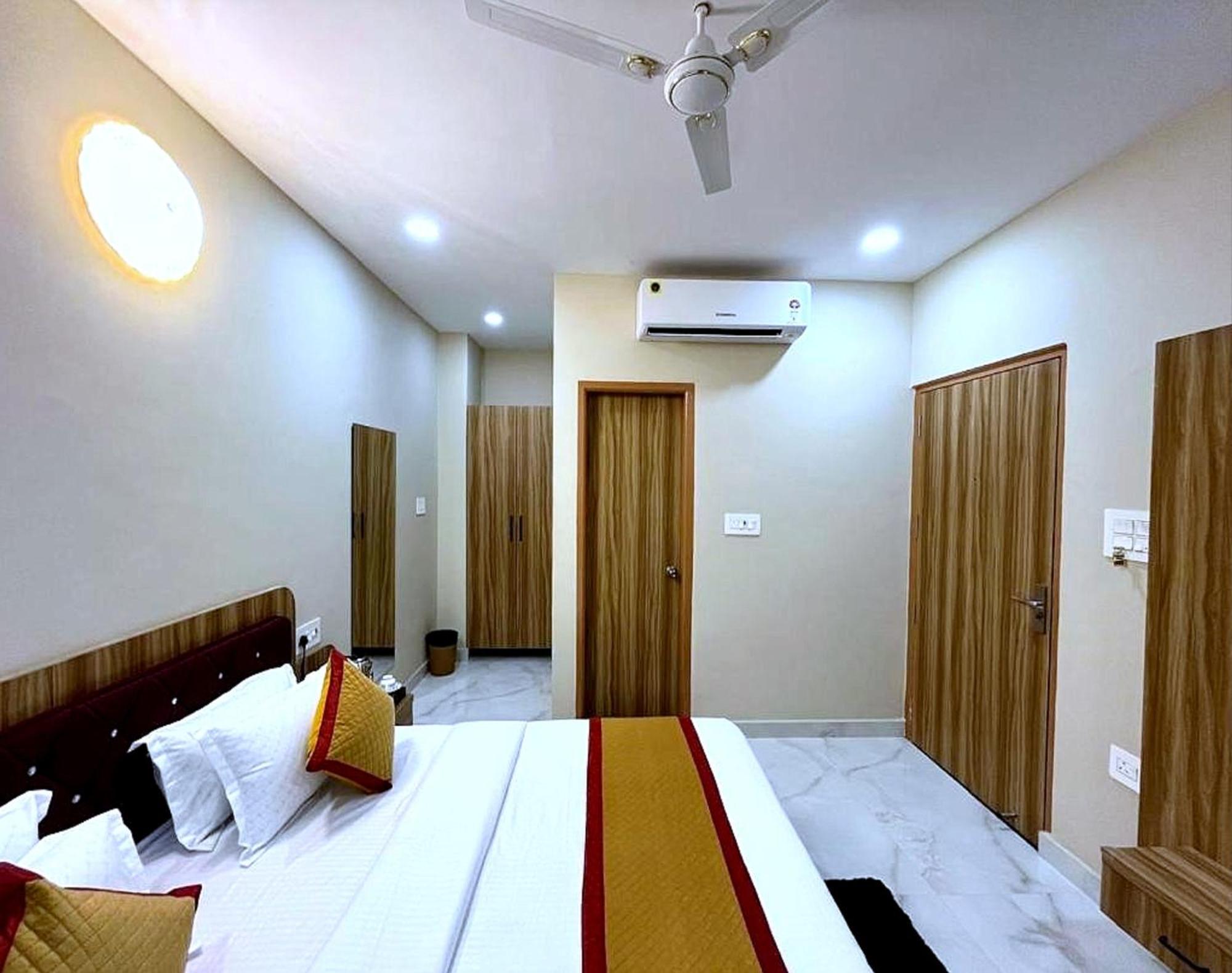 Hotel Vrinda Niddhivan ! Fully Ac, Prem Mandir At Walking Distance ! Just Near The Iskcon Temple Vrindāvan Dış mekan fotoğraf